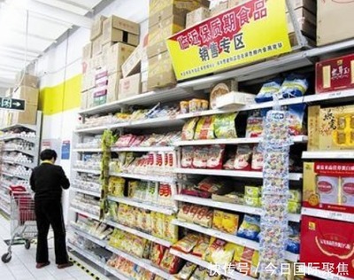這屆年輕人有多“摳”？光靠著一個“摳”字，撐起了900億市場食品銷售